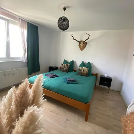 Voll Ausgestattete 3 Mit 2 Schlafzimmer *